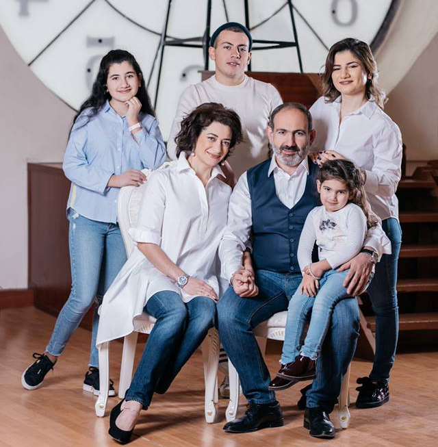 Փաշինեանի ընտանիքը վարակուած